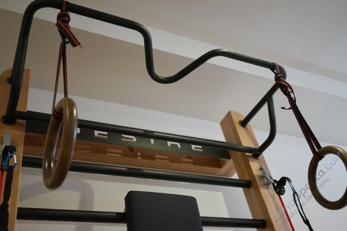 Шведская стенка с эспандерами, брусьями и скамьей Desire Eco Plus Шведская стенка с эспандерами, брусьями и скамьей Desire Eco Plus