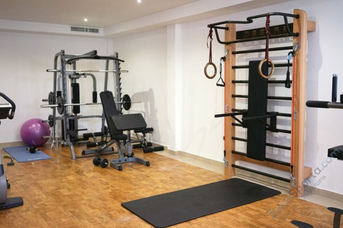 Шведская стенка с эспандерами, брусьями и скамьей Desire Eco Plus Шведская стенка с эспандерами, брусьями и скамьей Desire Eco Plus